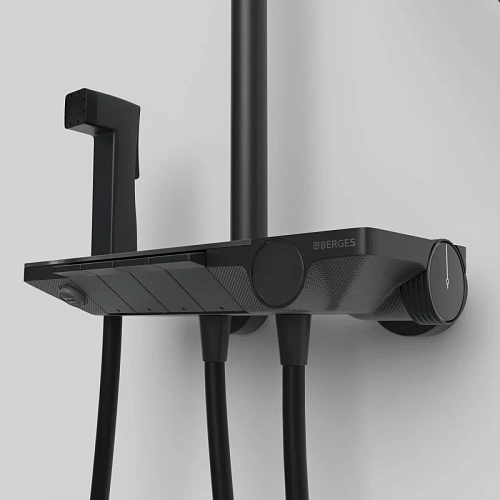 Душевая система BERGES PULSAR на 4 потребителя, с термостатом, черный матовый 075012 Душевая система BERGES PULSAR на 4 потребителя, с термостатом, черный матовый 075012