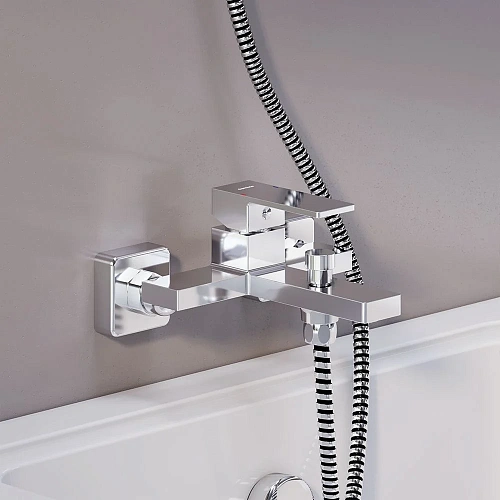 Смеситель для ванны Damixa Gala 531000000 хром Смеситель для ванны Damixa Gala 531000000 хром