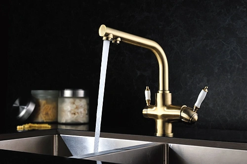 Смеситель для кухни Lemark Villa LM4861B с подключением к фильтру, бронза Смеситель для кухни Lemark Villa LM4861B с подключением к фильтру, бронза