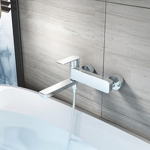 Смеситель для ванны Haiba HB60617, хром Смеситель для ванны Haiba HB60617, хром