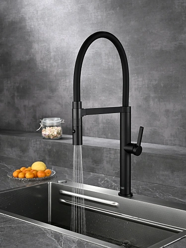 Смеситель для кухни AQUAme Cucina AQM9904MB с гибким изливом, черный матовый Смеситель для кухни AQUAme Cucina AQM9904MB с гибким изливом, черный матовый