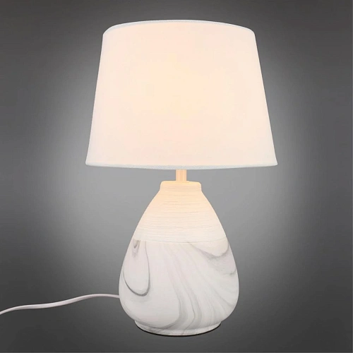 Настольная лампа Omnilux Parisis OML-82104-01 Настольная лампа Omnilux Parisis OML-82104-01