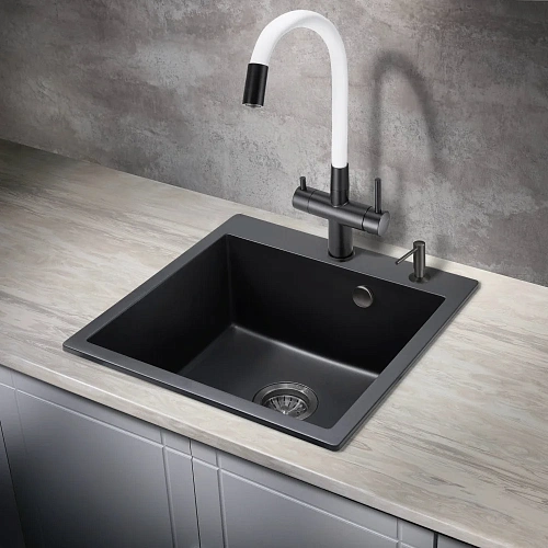 Смеситель для кухни Milacio Ultra 560 (MCU.560.TBW) под фильтр, total black белый шланг Смеситель для кухни Milacio Ultra 560 (MCU.560.TBW) под фильтр, total black белый шланг