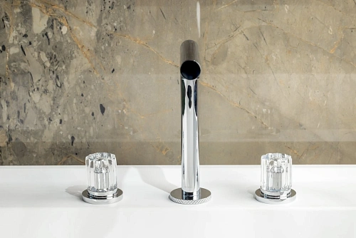 Смеситель для раковины Boheme ELEGANTE CHROME 152-CR-EL Смеситель для раковины Boheme ELEGANTE CHROME 152-CR-EL